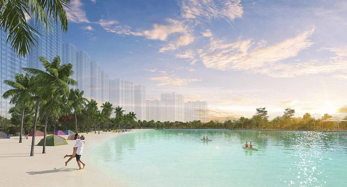 Hồ điều hòa rộng 4,8ha với bãi cát nhân tạo và làn nước trong xanh.