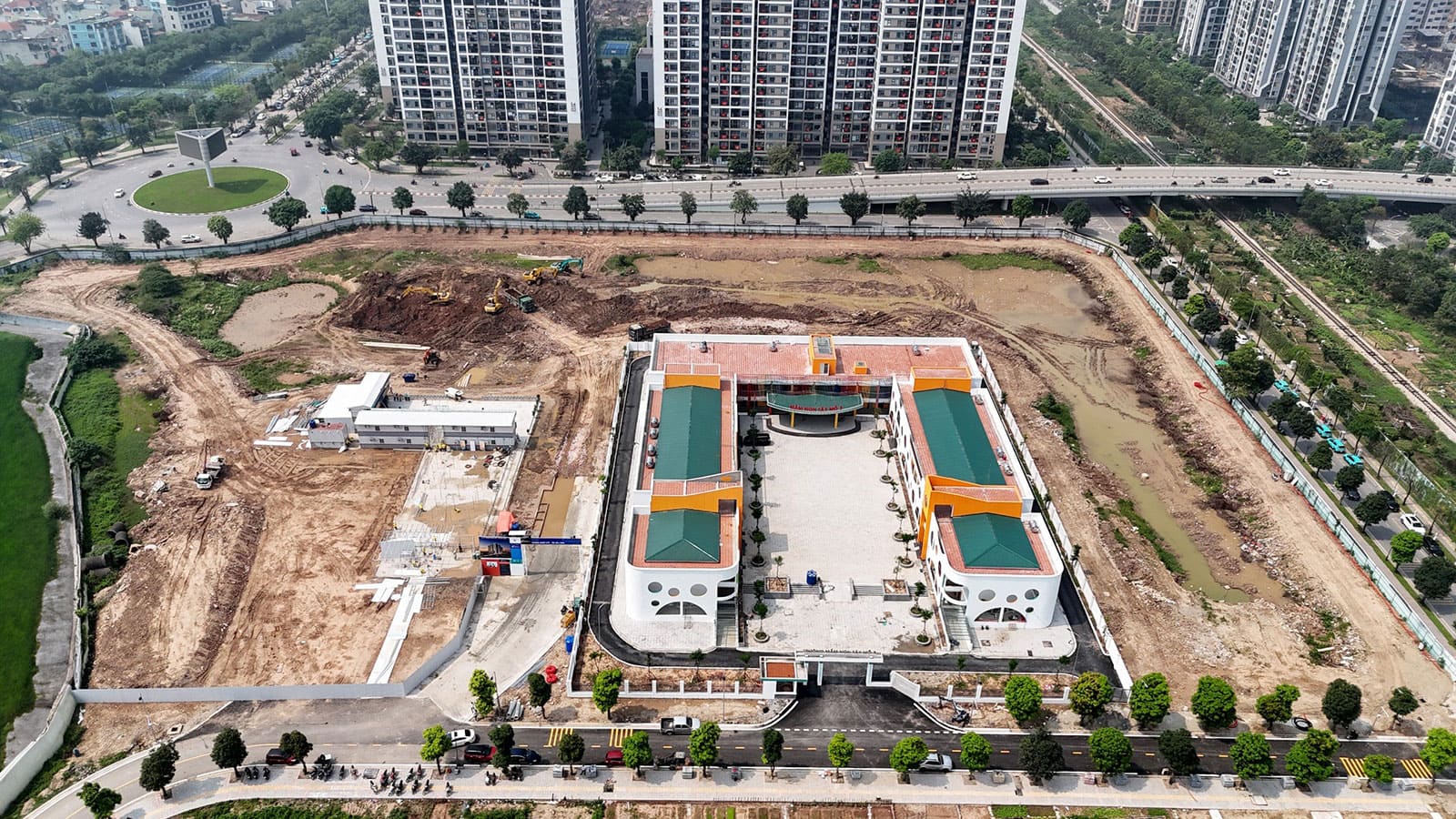 Hình ảnh tiến độ xây dựng dự án The Sola Park Imperia Smart City vào tháng 4 năm 2024.